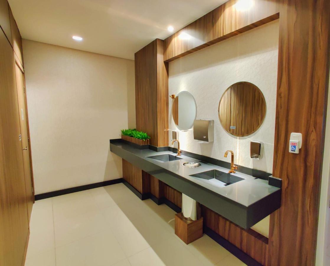 Mogano Express Hotel- Eletroposto 3*